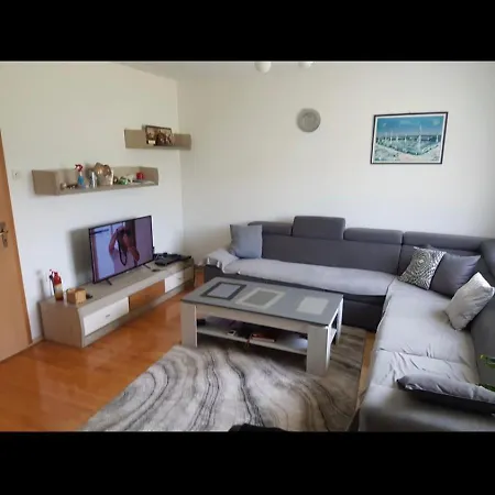 House In A Quiet Neighborhood With A Huge Garden Villa Vidovici