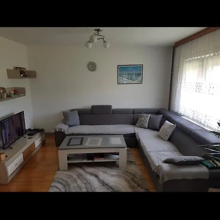 House In A Quiet Neighborhood With A Huge Garden *